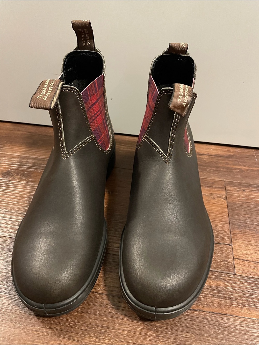 NEW Blundstone 2100 brown/tartan boots, size 7 AUS/ 10 US W/ 8 US M